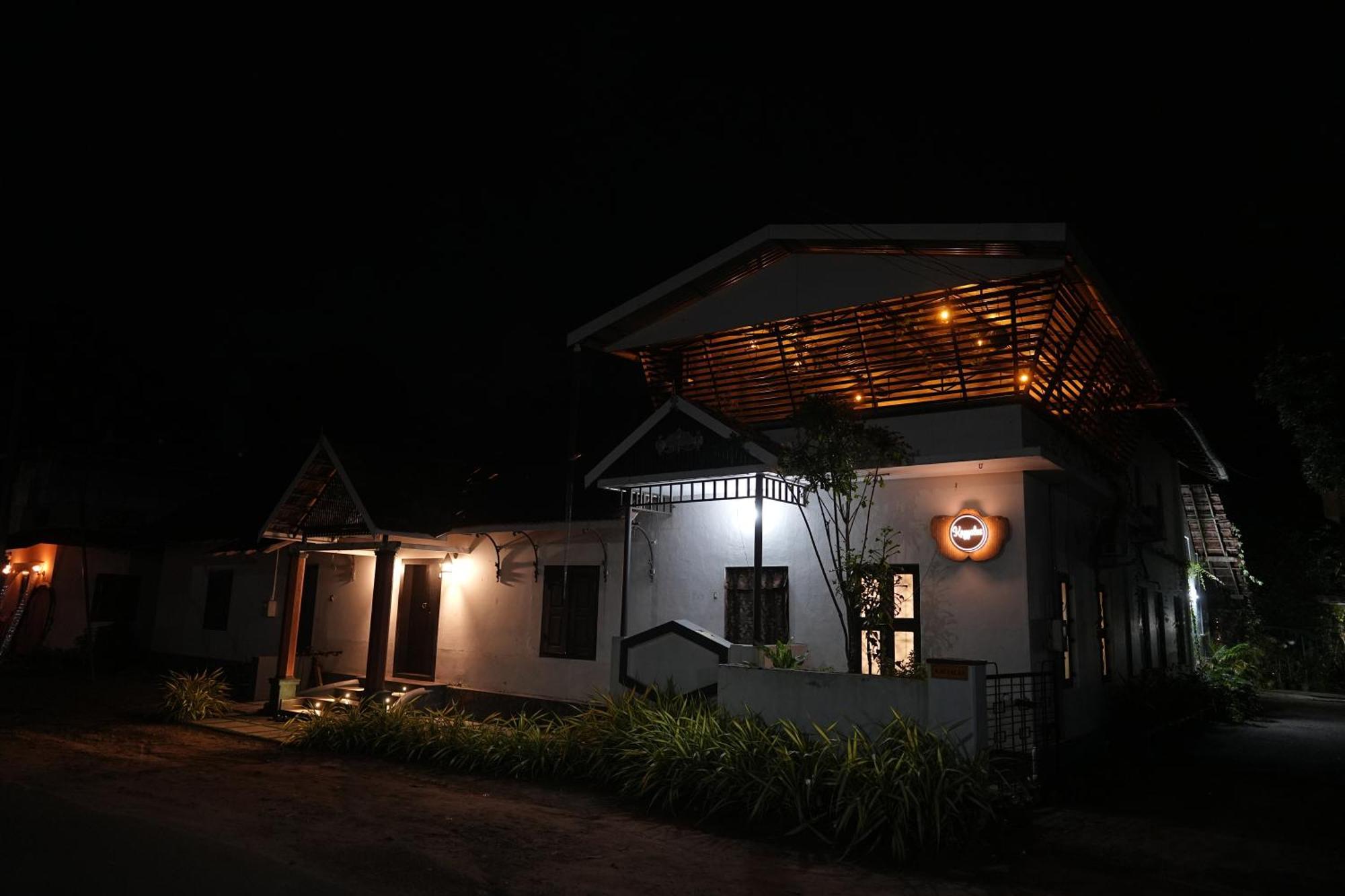 Kayyalas Courtyard Thrissur Εξωτερικό φωτογραφία